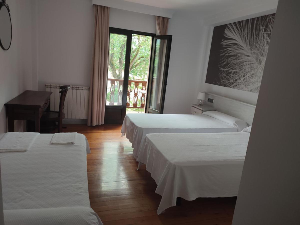 Hotel Pisuerga Proaza Buitenkant foto
